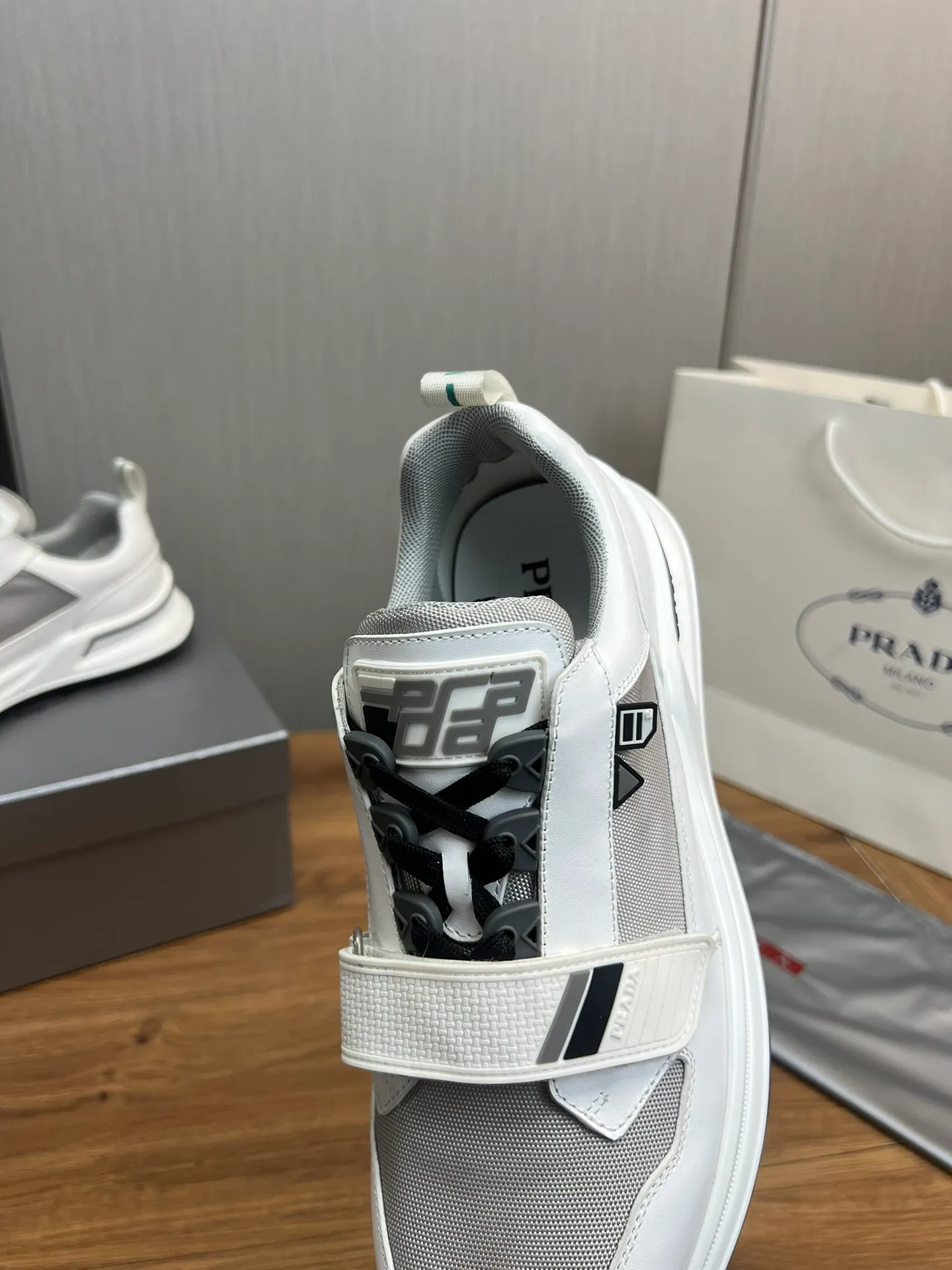 Men's shoes 💰620💰 [PRADA] Men's shoes are popular in the counter, official website is synchronized, high-quality shipments ✔️Original cowhide stitching mesh + cowhide lining, 1🆚1 replica, original original bottom, 38-45 (45 customized, non-refundable)
